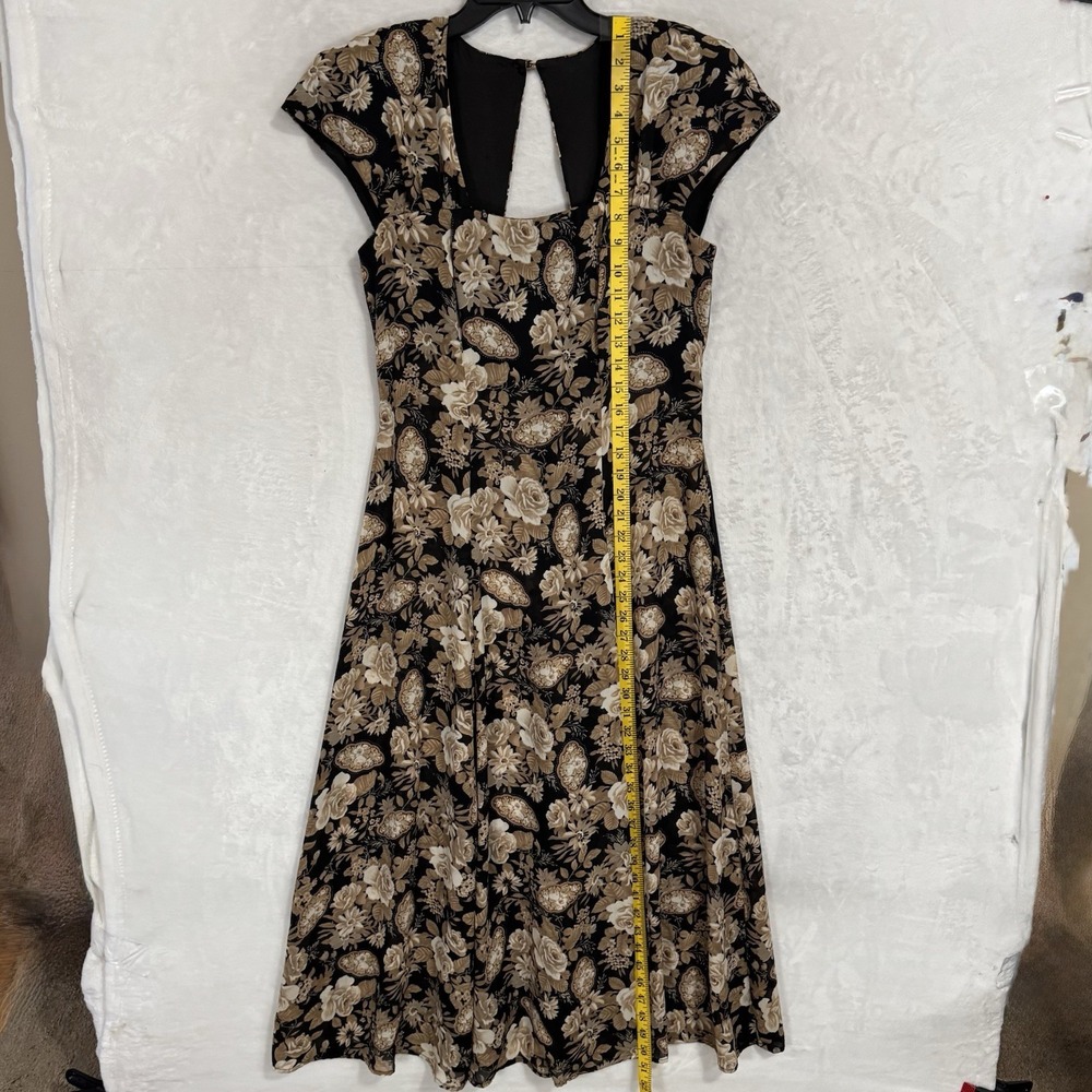 Karin Stevens Black and Cream Floral Maxi Dress - Picture 9 of 15